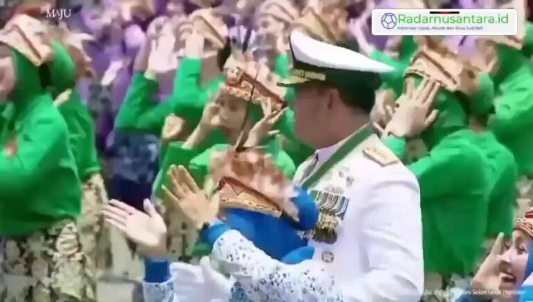 Panglima TNI dan Para Tamu Undangan Joged Dangdut di Acara HUT ke-78 TNI, Jakarta, 5 Oktober 2023