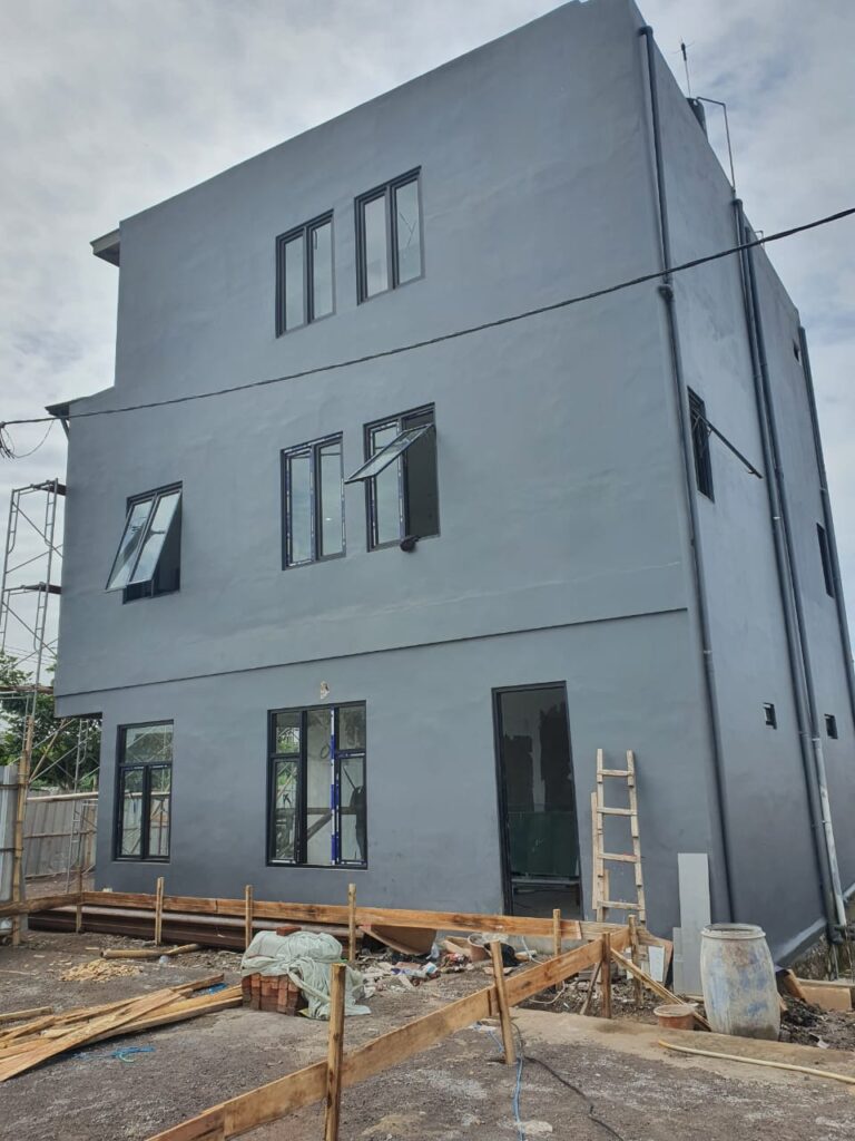 Pengerjaan Jasa Pasang Kusen Aluminium Komplek Cimincrang Town House Bandung