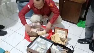 Penggeledahan dan Penetapan Tersangka: 3 Orang Hakim dan 1 Pengacara Terkait Suap dan/atau Gratifikasi