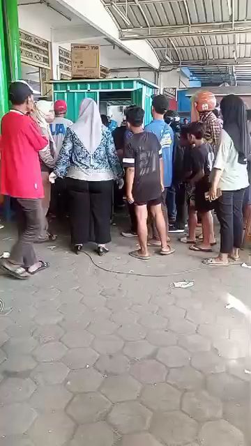 Geger! Wanita Penjual Es Teh Ditemukan Tewas Terbunuh di depan Indomaret