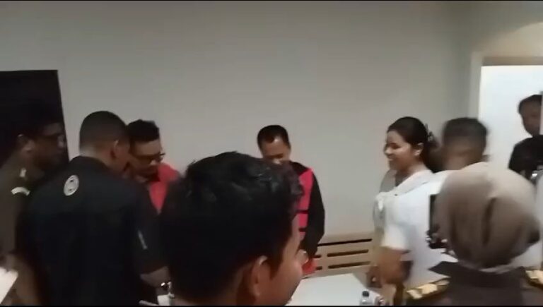 Penetapan dan Penahanan Tersangka Kasus Korupsi Proyek Peningkatan Jalan Mogoy-Merdey di Papua Barat