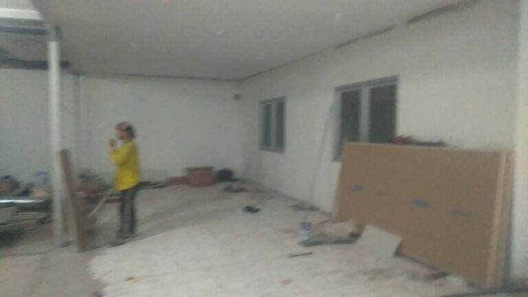 Pengadaan Barang dan Jasa Pasang Kusen Aluminium dan Jendela Toko Mebeul Indosanjaya Jalan Malabar 15 Bandung