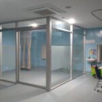 Pengerjaan Pemasangan Kusen Pintu Aluminium dan Kaca, Sekat Ruang ICU Rumah Sakit Muhammadiyah Bandung Selatan