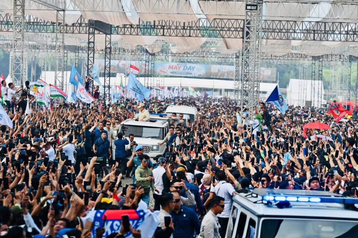 Presiden Prabowo Subianto Memperingati Hari Buruh Internasional Bersama 400 Ribu Buruh Dari Berbagai Daerah Di Indonesia