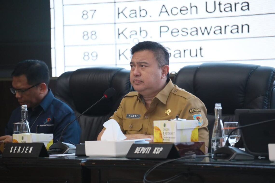 Sekjen Kemendagri Minta Pemda Atasi Kenaikan Harga Komoditas Cabai Merah
