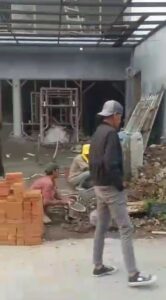 Tiba-tiba Datang Bawa Makanan, Lalu Pergi Kembali
