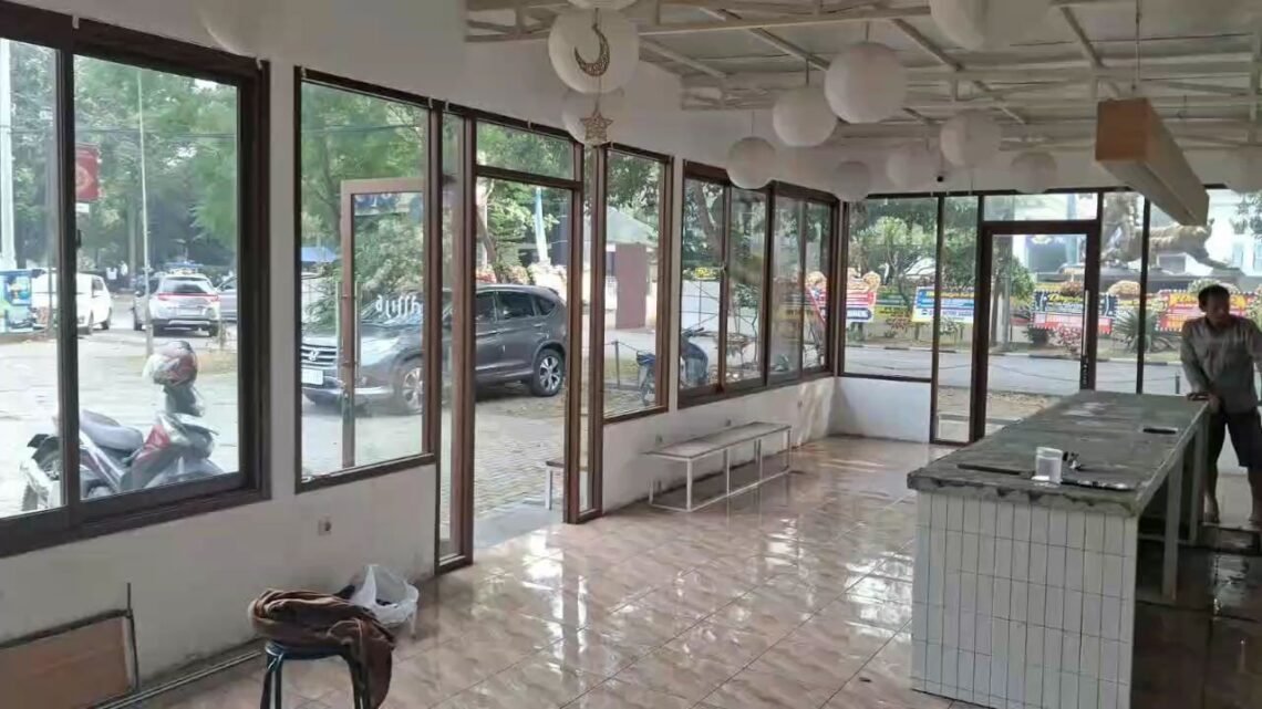 Salah Satu Pekerjaan Terbaik Kami, Dari Mulai Dikerjakan Sampai Mau Pindah Lokasi Cafe Tidak Pernah Service, Pelanggan Senang Kami Agak Bimbang Karena Pekerjaan Berkurang