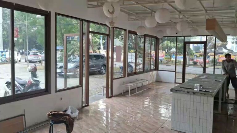 Salah Satu Pekerjaan Terbaik Kami, Dari Mulai Dikerjakan Sampai Mau Pindah Lokasi Cafe Tidak Pernah Service, Pelanggan Senang Kami Agak Bimbang Karena Pekerjaan Berkurang