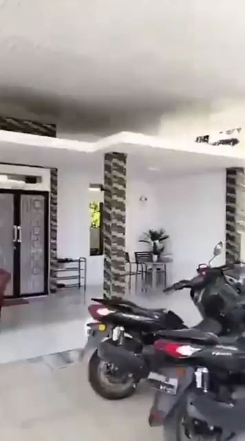 Ini Video Termahal Diabad Ini, Luar Biasa Berani Sekali Emak-emak Ini